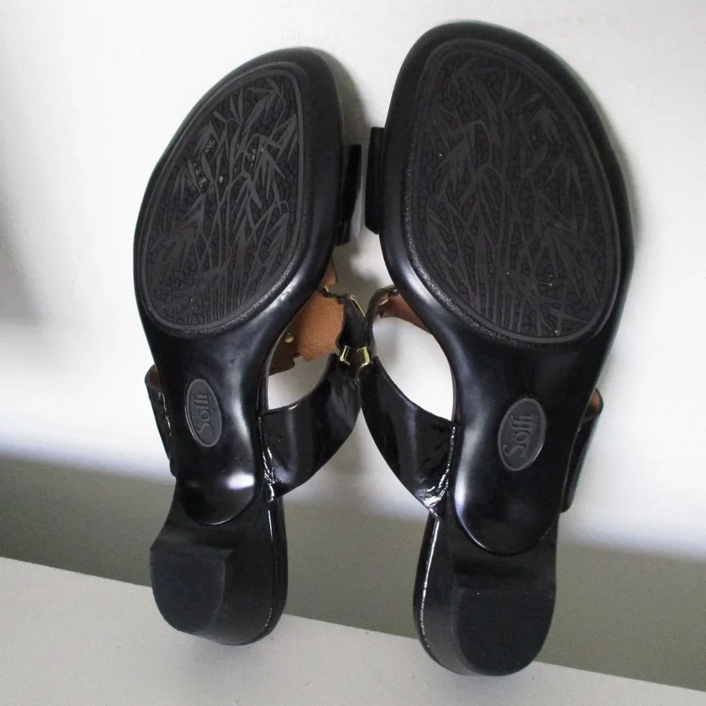 Sofft Womens Black Patent Leather Gold Accents Flat Slide Sandal NWOB - Size 8W - Picture 9 of 10